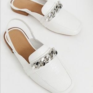 Chain detail square toe loafers